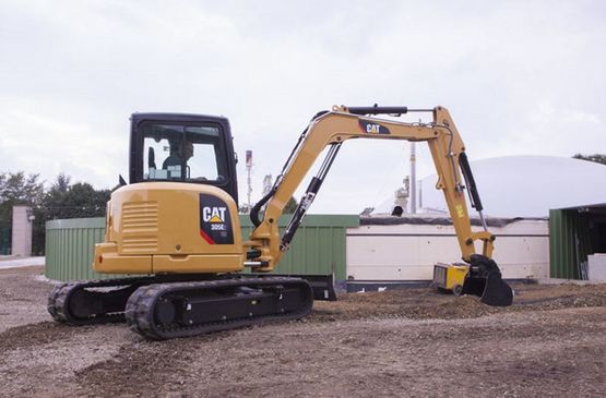  Mini pelle CAT 1t à 8t Caterpillar à flèche orientable | 305.5E2 CR - BERGERAT MONNOYEUR