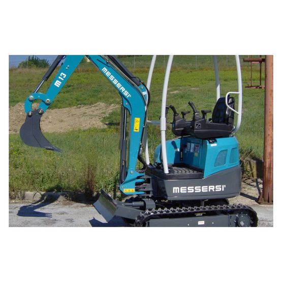  Mini pelle moteur KUBOTA 3 cylindres 1400 Kg | M13K - Véhicules utilitaires (< 3,5t)