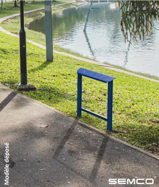 Mobilier urbain assis-debout | Assise assis-debout en acier thermolaqué