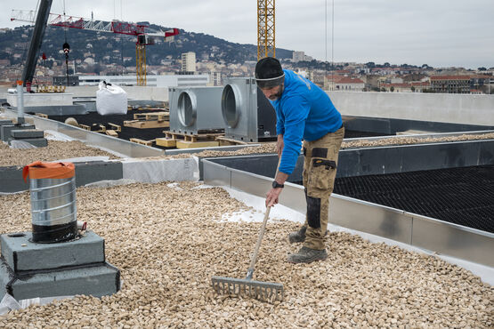 Module alvéolaire pour retenue temporaire des EP en toit terrasse étanchée CAPTIO®  - produit présenté par JOUPLAST