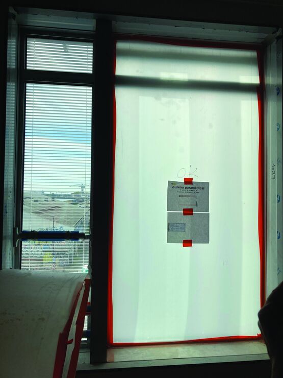  Module de façade cadre respirant en VEC à parties fixes opaques et ouvrant à projection  | Façade Cadre Respirante VEC - Murs rideaux en verre extérieur collé (VEC)