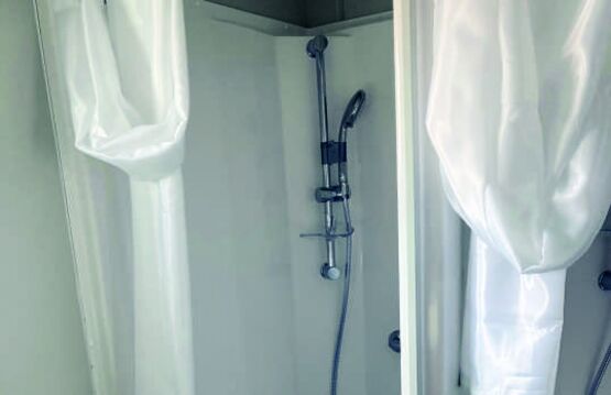 Module ou cabane avec sanitaire Hommes/Femmes, 5xWC, 2xUrinoirs, 4xLavabos | EUROPBOX  - produit présenté par EUROPBOX CONTAINERHANDEL GMBH