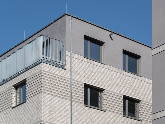 Mortier-colle pour murs extérieurs | CeramicFix  - produit présenté par BAUMIT