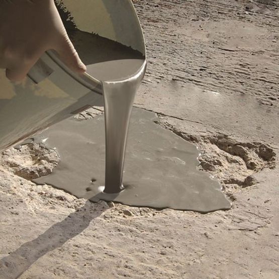  Mortier de réparation coulable à prise rapide pour des trous profonds dans un sol en béton | Mortier Coulable Gros Trou  - Mortier de réparation et scellement