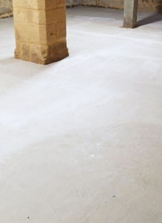  Mortier prêt à l'emploi pour la réalisation des dallages en béton de chaux | KHOLAO® Béton de chaux - SAINT-ASTIER