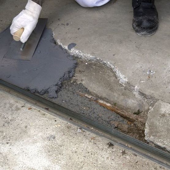 Mortiers de réparation | Concrex Gros Trou - produit présenté par WATCO