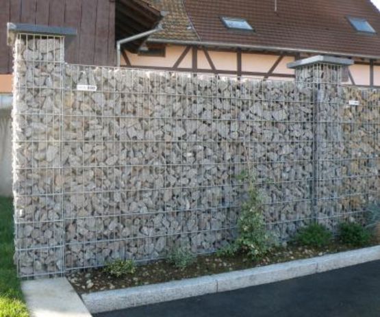 Mur de clôture en gabions | Clôture mince en gabions - produit présenté par STONEKIT