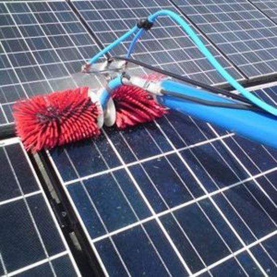  Nettoyage professionnel des panneaux photovoltaïques | EMASOLAR - Panneaux PV