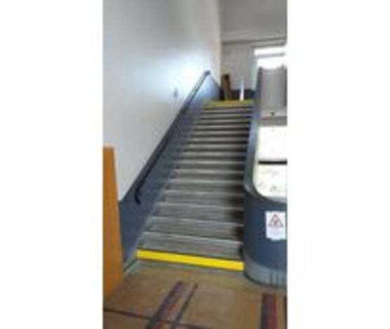  NEZ DE MARCHE ALU LARGE AVEC REPERAGE PHOTOLUMINESCENT 60MM X 46MM ANTI 50 MM L.3000 mm | WATTELEZ  - WATTELEZ