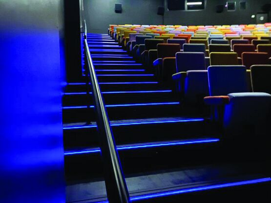 Nez de marche monobloc lumineux pointillé ou continu | Nez de Marche