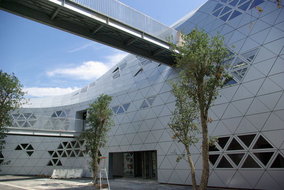  Panneau composite léger en aluminium thermolaqué anodisé | ALUCOBOND Anodized - Bardage en aluminium