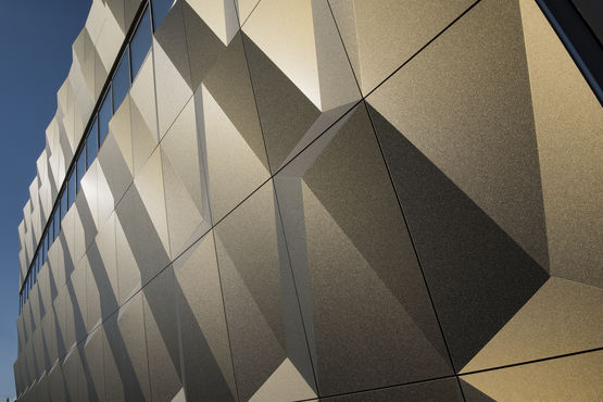  Panneau composite léger en aluminium thermolaqué aux tons terreux | ALUCOBOND terra - 3A COMPOSITES