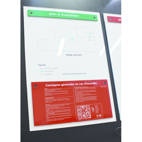 Panneau d&#039;affichage à texte sérigraphié et code-barre | Consign