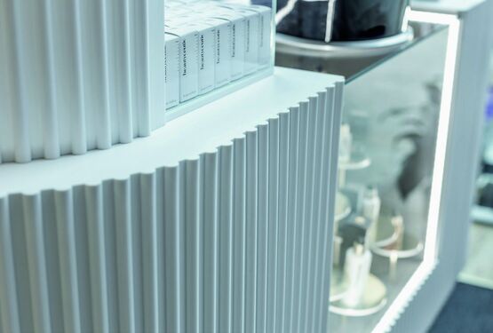 Panneau d’agencement | Solid Surface non poreux pour espaces commerciaux - produit présenté par HIMACS | LX HAUSYS EUROPE