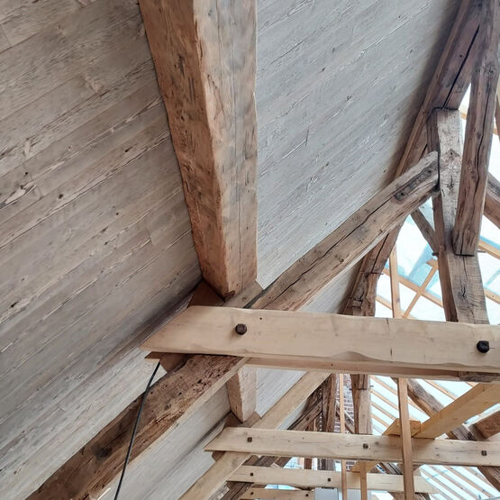 Panneau d&#039;isolation de toiture en bois massif ciré | Usystem Roof OS Wood Greige