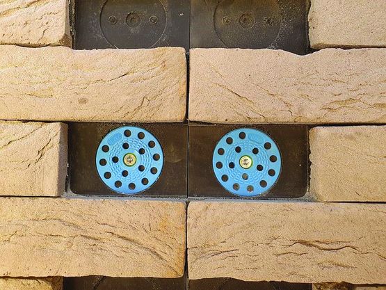  Panneau de vêture isolante en plaquettes de briques étanche sans rejointoiement | Thermoreal Gebrik Joint Mince - Panneaux de façade en terre cuite et grès