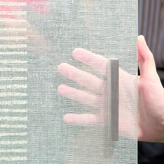 Panneau décoratif en verre à textile intégré | Lily Latifi