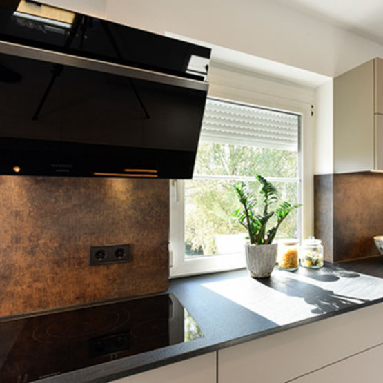 Panneau décoratif stratifié fin pour plans de travail de cuisine | APTICO - produit présenté par FUNDERMAX 