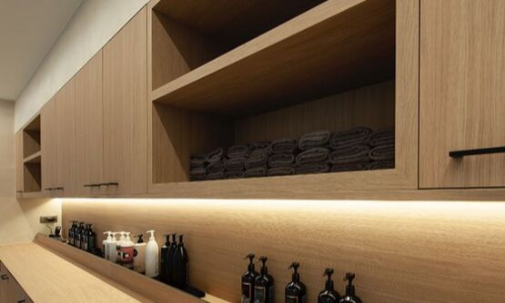 Panneau mélaminé décoratif en particules de bois recyclé aspect et toucher chêne | Gamme Master Oak - produit présenté par UNILIN PANELS