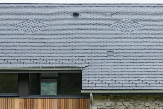  Panneau solaire thermique en ardoise naturelle pour ECS et chauffage | Thermoslate Système avec Crochet - Système solaire complet pour ECS ou chauffage