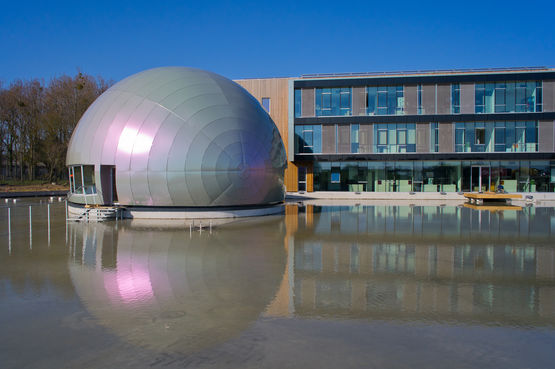 Panneaux sandwich à parement aluminium irisé |  ALUCOBOND Spectra - produit présenté par 3A COMPOSITES