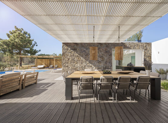 Parement mural de pierres multi-formats en opus incertum sur treillis | INCERTO - produit présenté par ORSOL