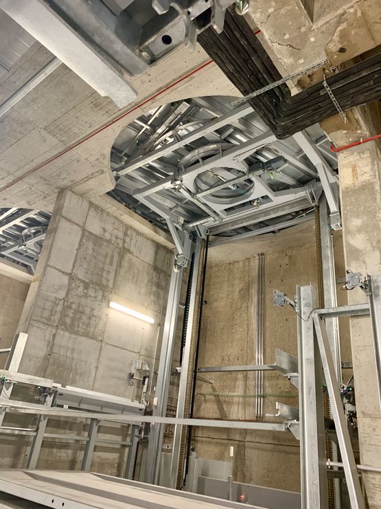  Parkings automatiques avec ascenseurs et convoyeurs jusqu&#039;à 60 véhicules | R2/R3 ou F2/F3 - Monte voiture