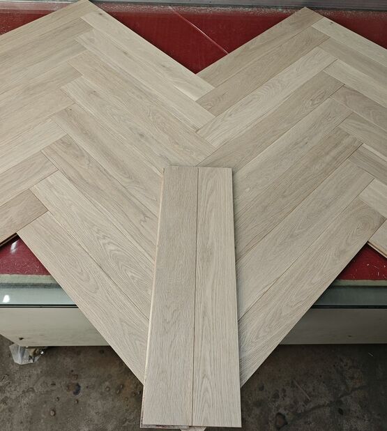 Parquet massif chêne bâton rompu vernis invisible mat | Paris