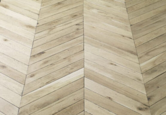  Parquet massif en pointe de Hongrie 15 mm | Revêtement de sol en bois massif à pose chevrons - TRADEWOOD