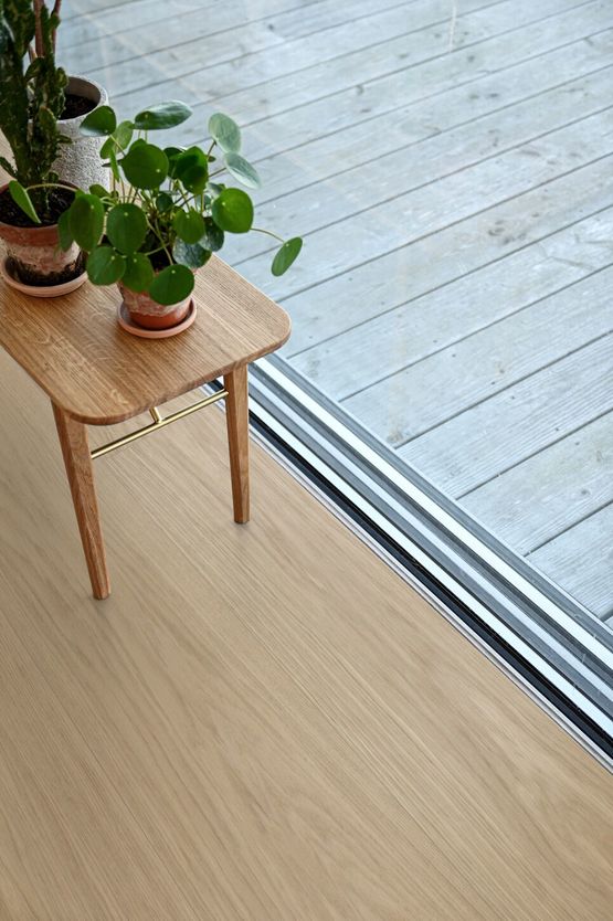  Parquet monolame en bois densifié grande largeur à finition dépolluante | Hygienius™ Chêne Select Misty White  - BJELIN 