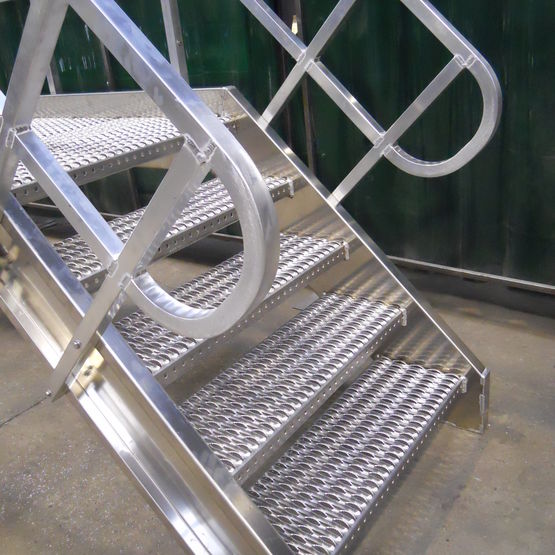  Passerelle aluminium pour franchissements d&#039;obstacles | Saut de loup - Echelle à crinoline