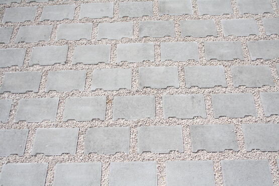  Pavage drainant à contours irréguliers | Stratus - FABEMI