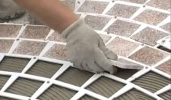 Installation des pavés beige/rosé - Gabarit Palme
