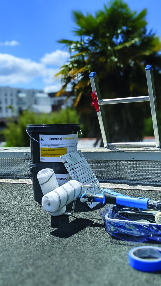 Peinture protectrice et rafraîchissantes en 7 teintes pour toitures plates ou en pente | Enercool Colors - produit présenté par ENERCOOL