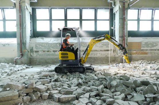 Pelle sur chenille électrique location et vente | 1.7T - produit présenté par AURAMA