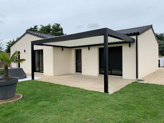 Pergola à lames orientables en aluminium | Pergola bioclimatique PERGOMATIK EKO  - produit présenté par TELLIER PROTEC