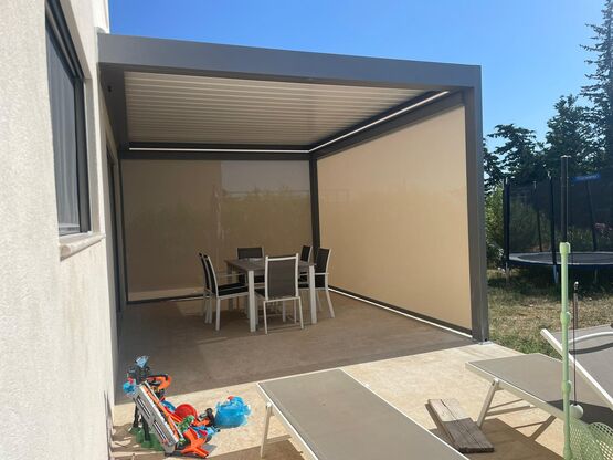 Pergola bioclimatique | OPTIMA à lames orientables motorisées