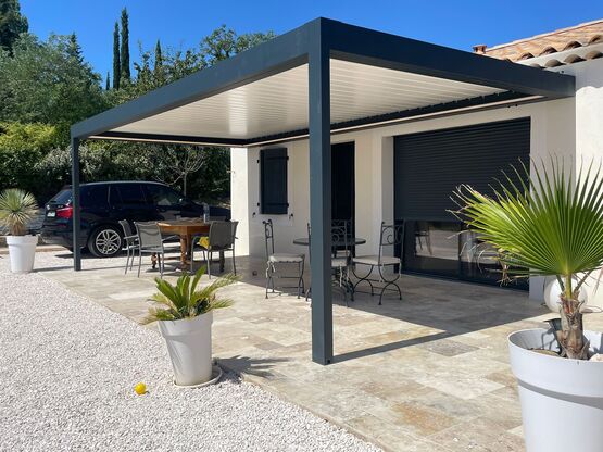  Pergola bioclimatique | OPTIMA à lames orientables motorisées - Pergolas