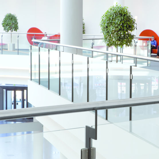 Pinces de fixation en acier inoxydable ou zamac | Pinces à garde-corps