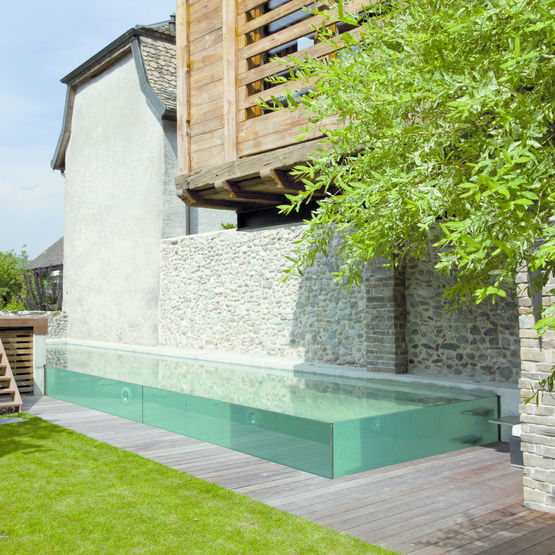 Piscine sur mesure à parois en verre | Piscine Carré Bleu Excelsior