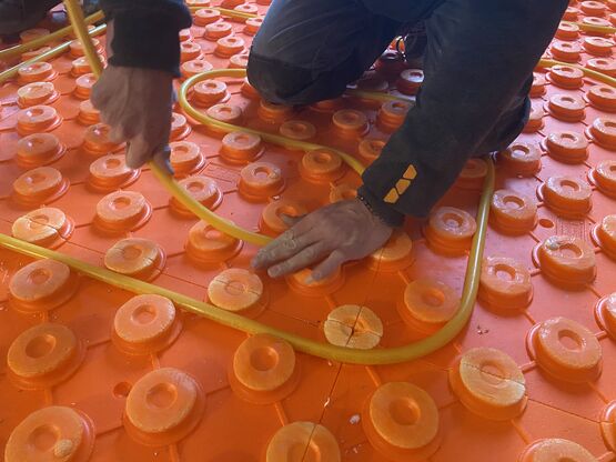 Plancher chauffant rafraîchissant sous carrelage | Schlüter-BEKOTEC-THERM - produit présenté par SCHLÜTER SYSTEMS