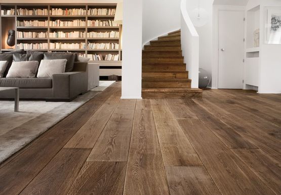 Plancher en bois dur et noble essence chêne à aspect usé et déformé pour intérieurs | Campagne - produit présenté par ARBONY