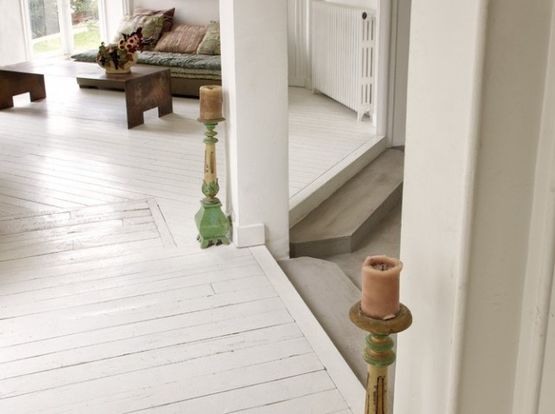 Plancher en bois essence chêne finition peinte vieillie pour intérieurs vintage | Rétro - produit présenté par ARBONY