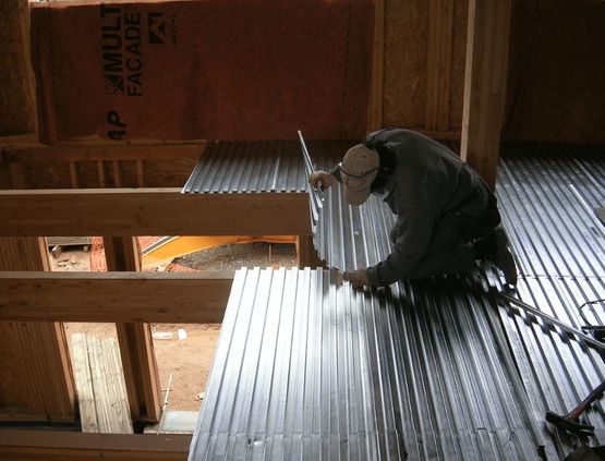  Plancher mixte acier béton de faible épaisseur | Profilés à queue d&#039;aronde LEWIS - Bacs collaborants et planchers mixtes