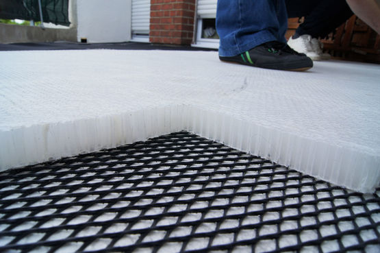  Plaque alvéolaire drainante support de gazon synthétique | Nidagreen - NIDAPLAST