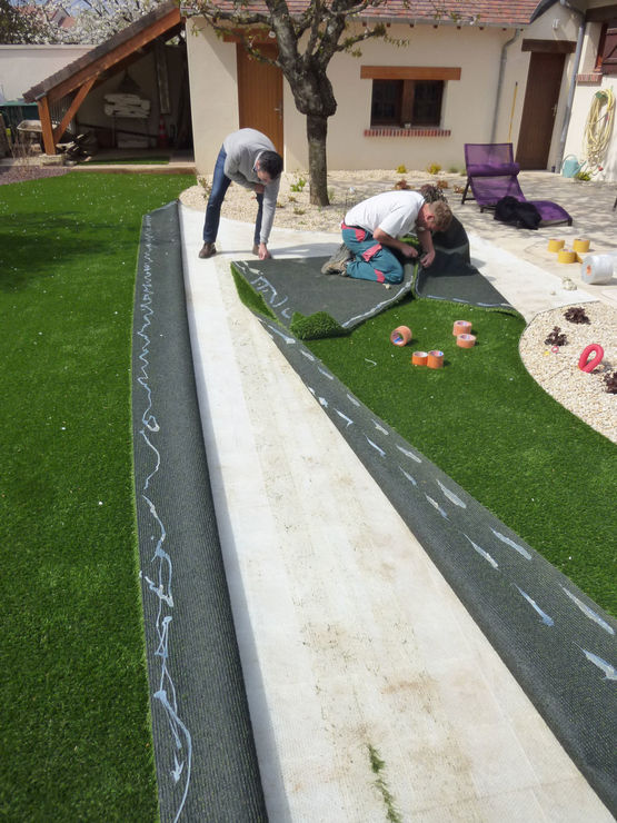 Plaque alvéolaire drainante support de gazon synthétique | Nidagreen - produit présenté par NIDAPLAST