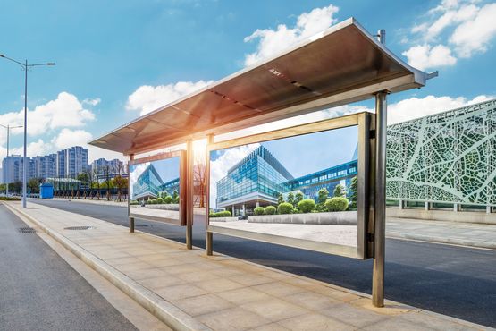 Plaque en polycarbonate massif transparent | LEXAN™ EXTRITE™ - produit présenté par POLYVANTIS : LEXAN™| PLEXIGLAS® | DEGLAS®