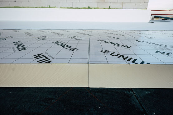 Plaque isolante PIR pour toitures terrasses | Utherm Roof L - produit présenté par UNILIN INSULATION 