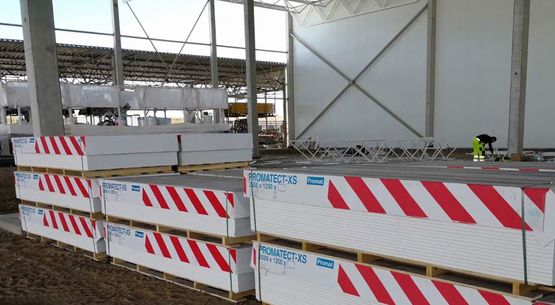 Plaque pour la protection au feu des structures métalliques verticale | PROMATECT XS - produit présenté par PROMAT