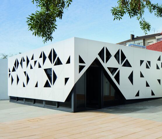 Plaques Solid Surface HIMACS | Surfaces hygiéniques et durables pour hôtels et restaurants